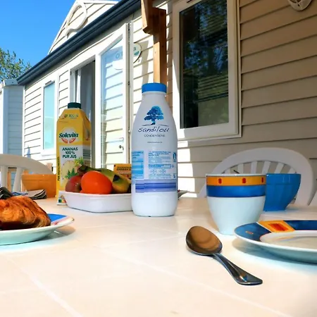 Campsite Mobilhome Lufloval Lumineux Avec Une Terrasse Sureleve Semi-couverte - 3 *