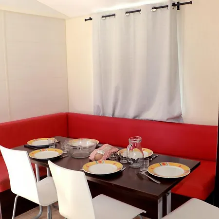 Campsite Mobilhome Lufloval Lumineux Avec Une Terrasse Sureleve Semi-couverte - 3 *