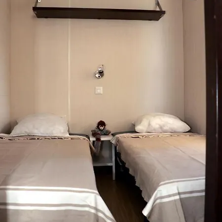 Mobilhome Lufloval Lumineux Avec Une Terrasse Sureleve Semi-couverte - 3 Campsite