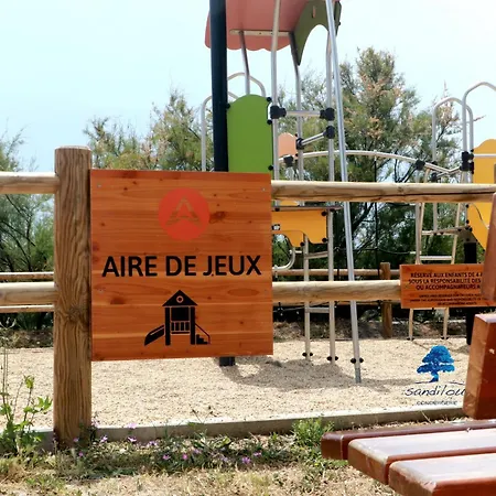 Campsite Mobilhome Lufloval Lumineux Avec Une Terrasse Sureleve Semi-couverte - 3 *